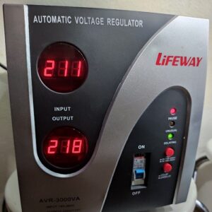 Régulateur De Tension Lifeway AVR-3000VA