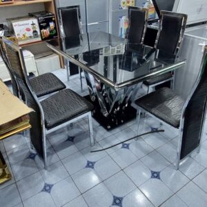 Table de salle à manger en verre avec 06 chaises